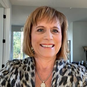 Meet your Posher, Gina